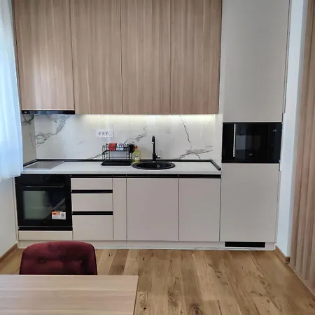 Skyluxe Apartment
