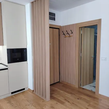 Skyluxe Apartment