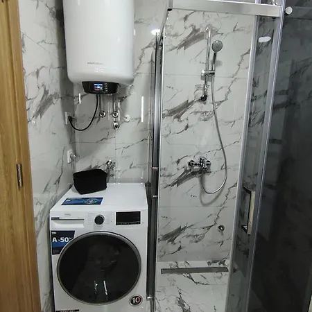 Skyluxe Apartment *