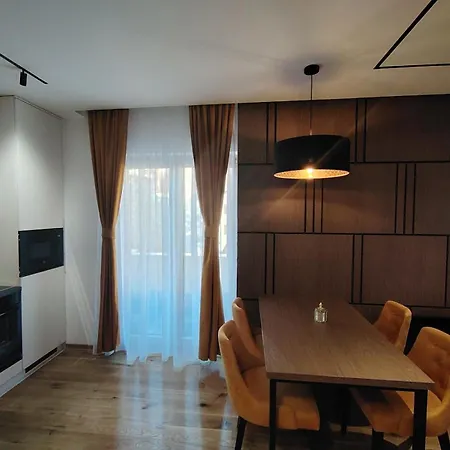 Skyluxe Apartment