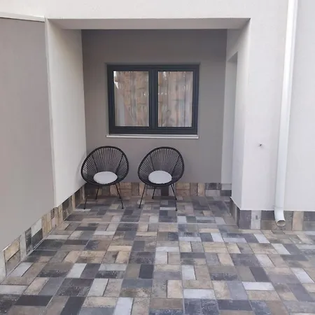 Skyluxe Apartment